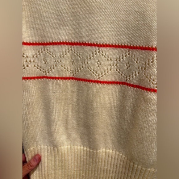 Elegant Cream and Red Women's Sweater 70’s vintage unique cute feminine - Picture 4 of 8